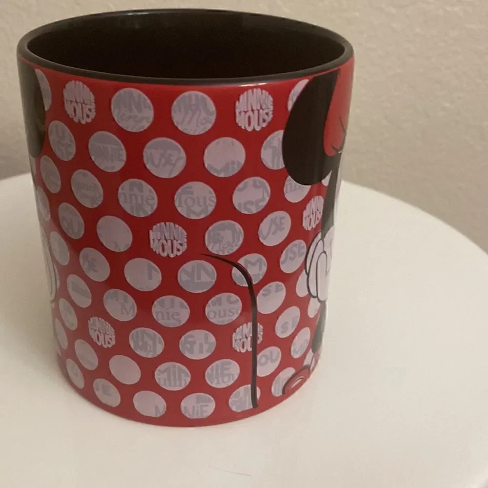 ☕️New Disney Minnie Mouse 20 oz Ceramic Coffee Mug Tea Cup Red/Black Collectible